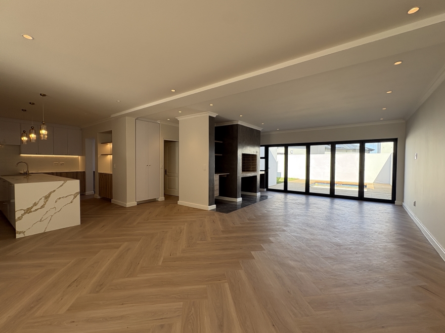 4 Bedroom Property for Sale in Sandown Western Cape